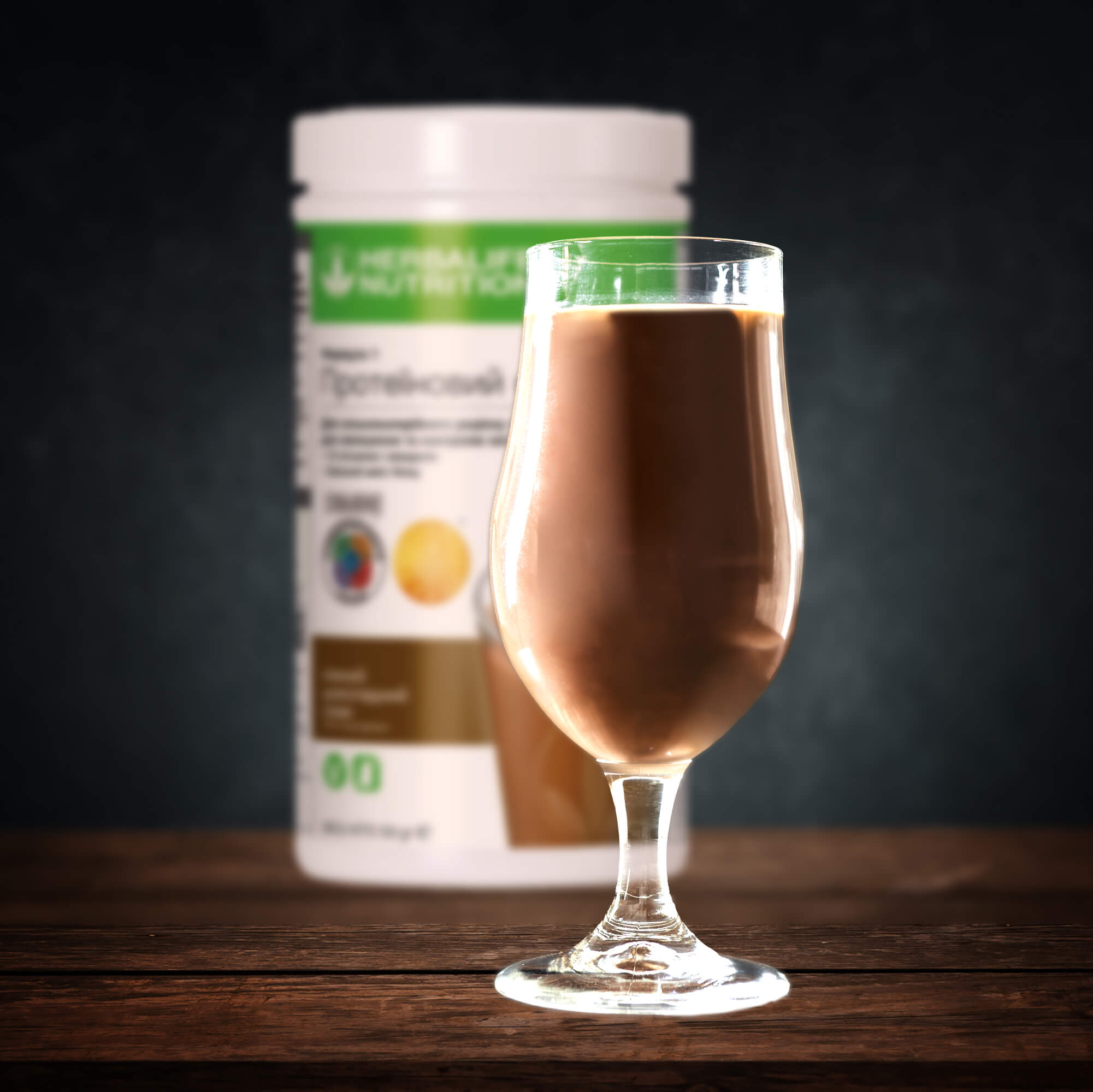 Коктейль зі смаком ніжного шоколаду від Herbalife Для збалансованого харчування та контролю ваги - замініть один основний прийом їжі на день протеїновим коктейлем Формула 1 від Herbalife.